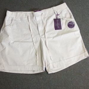 Gloria Vanderbilt shorts